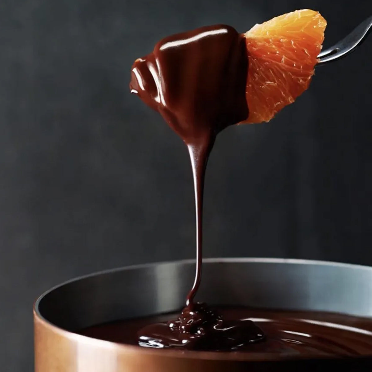 Switzerland: Chocolate Fondue: its true history and the basic recipe