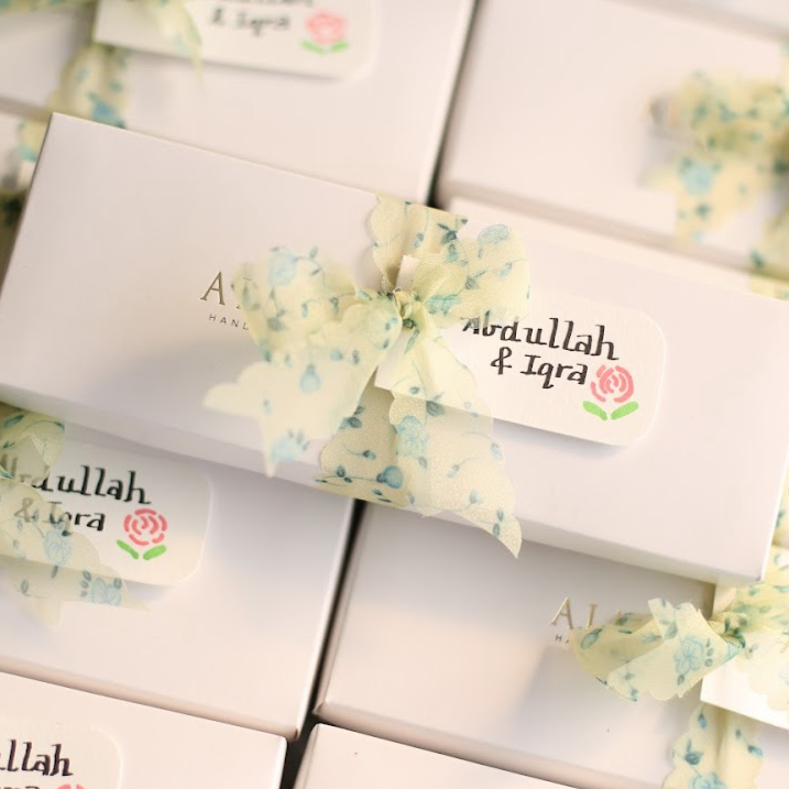 Box of 10 Almond Rocks - The Wedding Edit