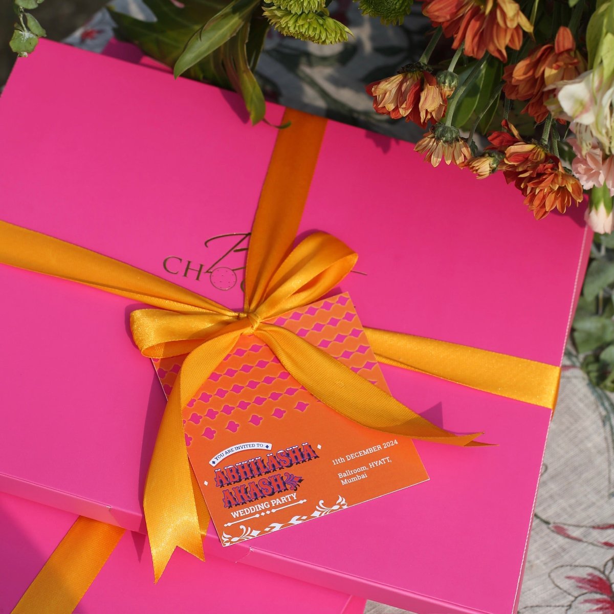 Quirky Fusion Wedding - Biscuit Chocolate Box (12pcs)-2