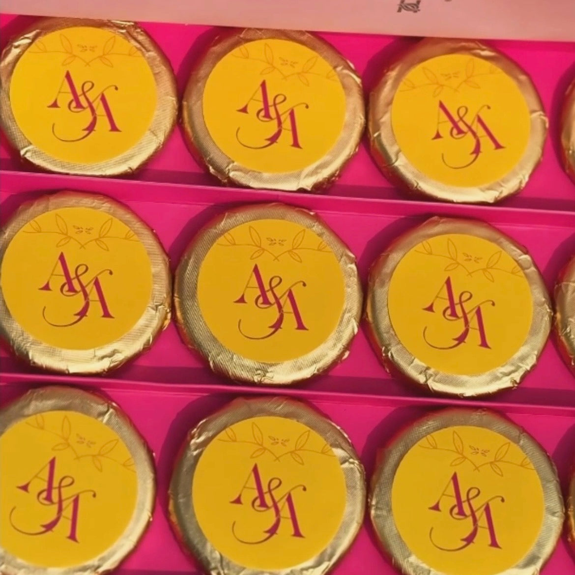 Quirky Fusion Wedding - Biscuit Chocolate Box (12pcs)-2