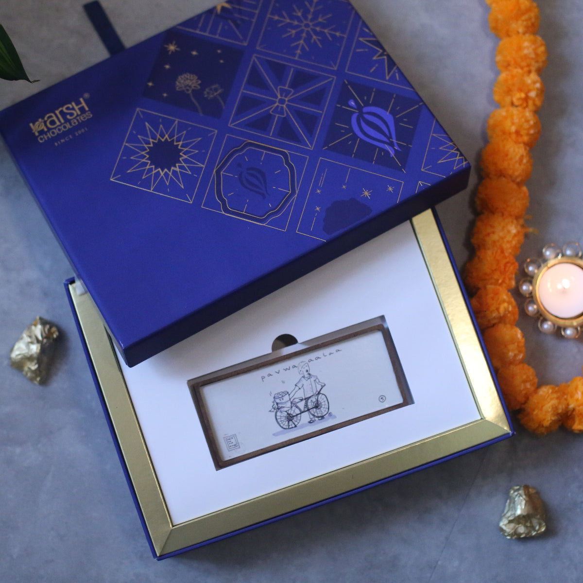 Sapphire Series-Medium Hamper-2