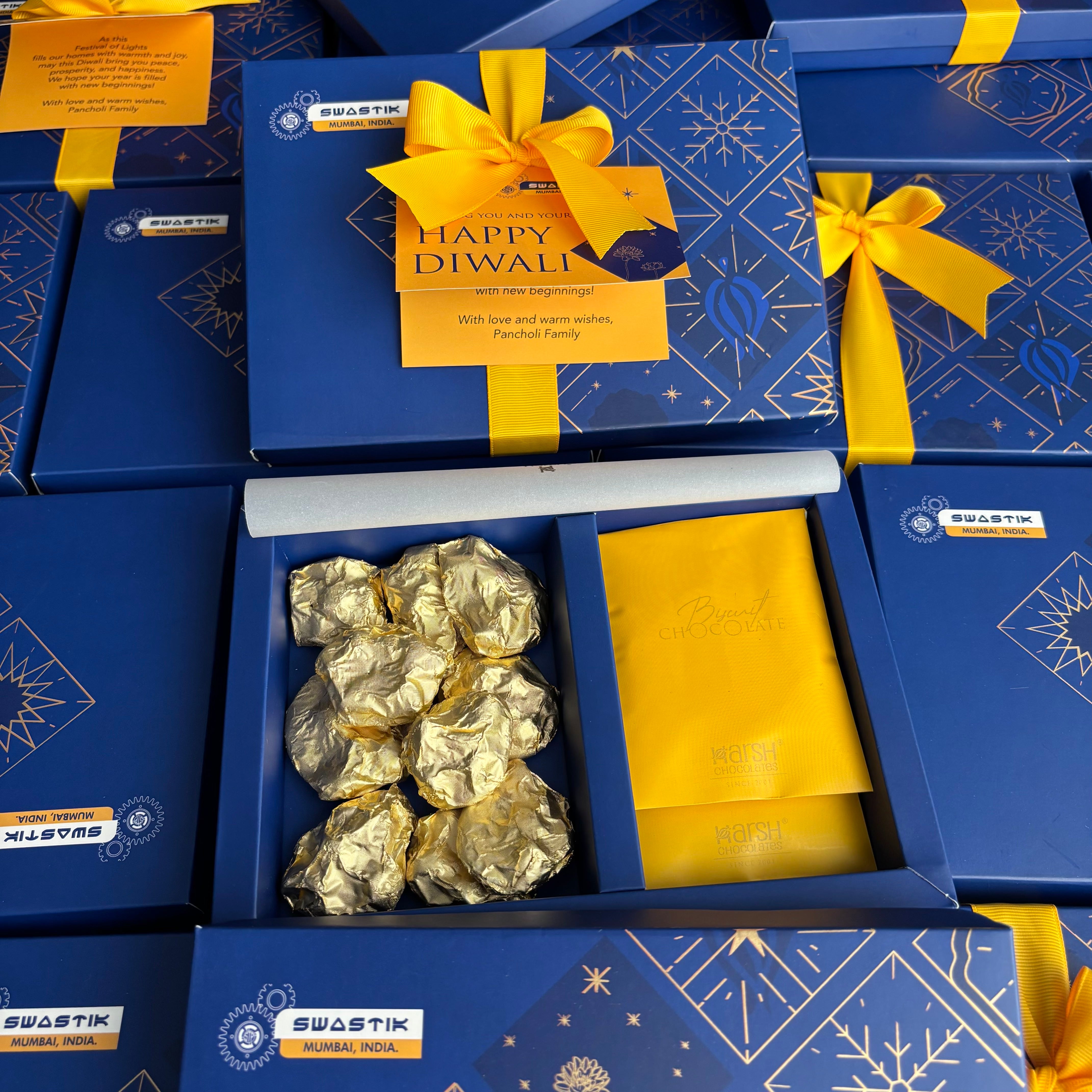 Illustrated Signature Box